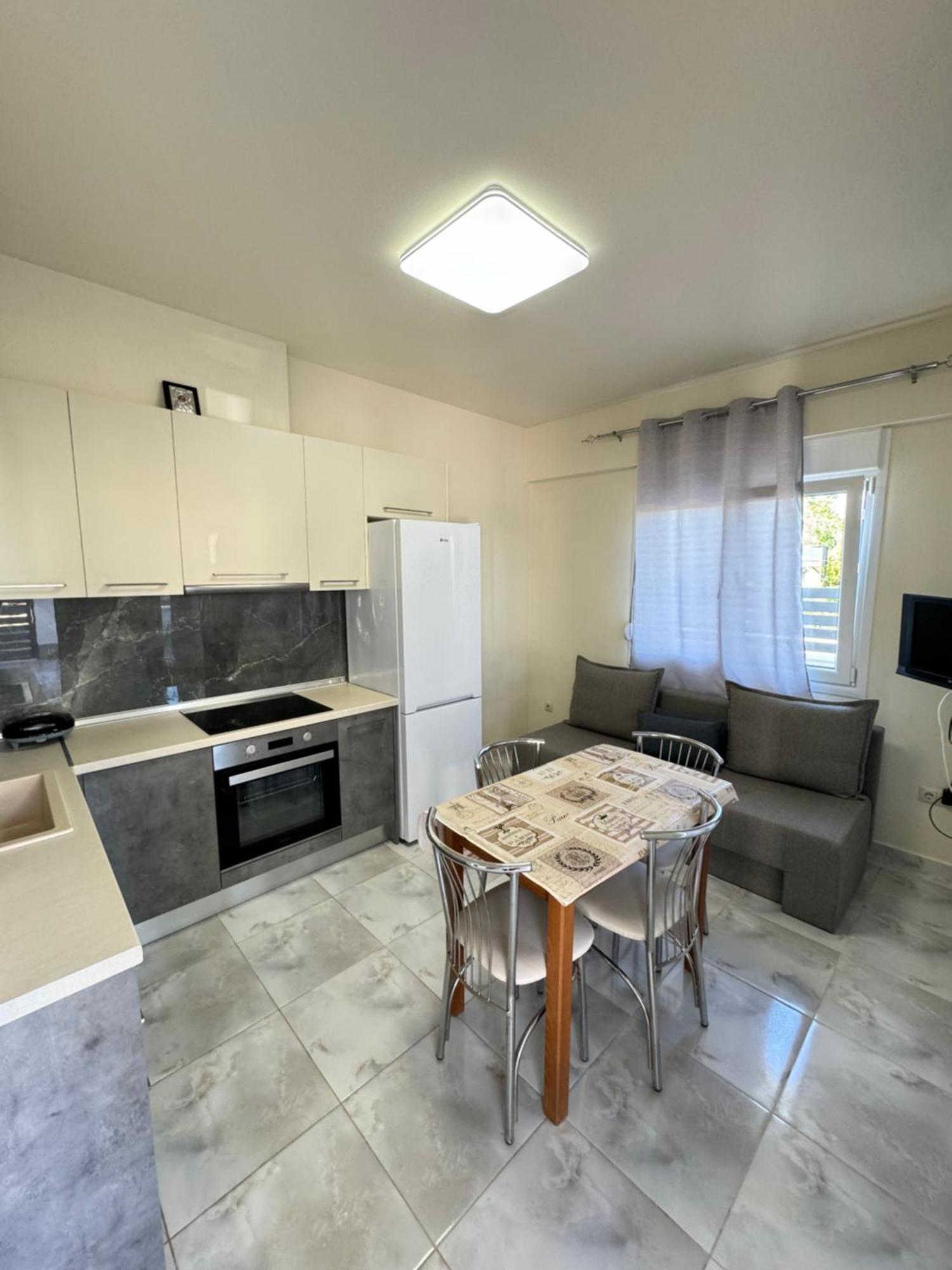 Adoniss Apartmentss Paralia Dionysiou Dış mekan fotoğraf